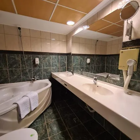Mojo Hotel